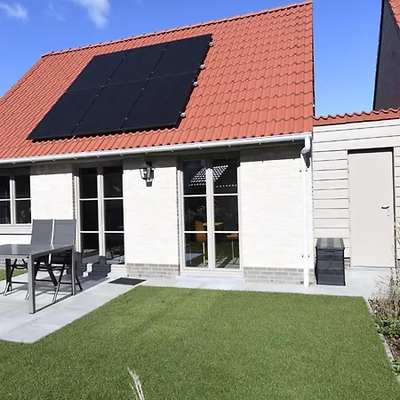 Cozy Polder House On The Westhinder Domain